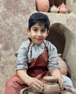 Exclusive Lesson of Omani Clay Pottery