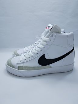 BLAZER MID