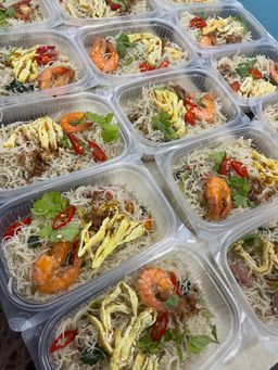 Rice/Noodle Series with Chicken Wing