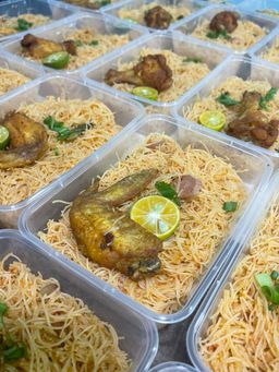 Rice/Noodle Series with Chicken Wing