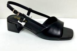 Chaussure Dame très bonne qualité. Pointure 37 à 42.  Prix de vente: 15 000 FCFA  Bénéfice 2000 FCFA/Chaussure vendue. Offre valable 30 jours renouvelable.