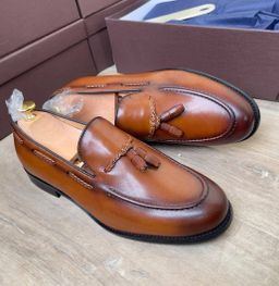 Chaussure Homme Cuir, Excellente Qualité. Pointure 39 à 46. Prix de vente: 45 000 FCFA  Bénéfice 5000 FCFA/Chaussure vendue. Offre valable 30 jours renouvelable.
