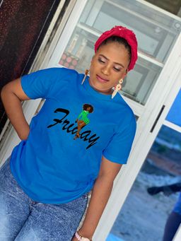 🖤 Friday Mood Activated – Chic Lady T-Shirt for the Weekend Vibes