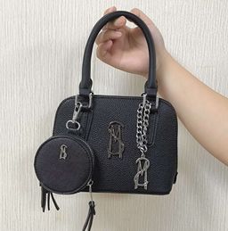 Shoulder handbag