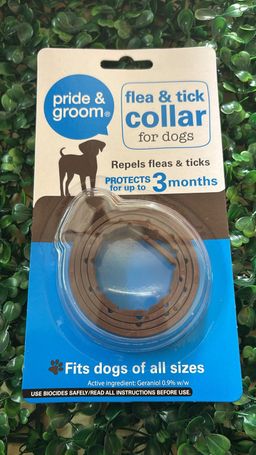 Flea & tic collar , fits all size of dogs 