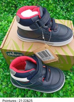 Chaussures Enfants de Marque CHICCO. Prix de vente: 15 000 FCFA  Bénéfice: 2000 FCFA. Offre valable 30 jours renouvelable.
