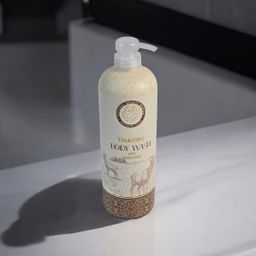 Organic Plus Whitening Body Wash With Goat milk اوركانك بلص غسول الجسم لتبييض البشرة بحليب الماعز