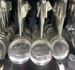 Cuillère Passoire Inox – Résistante et Pratique