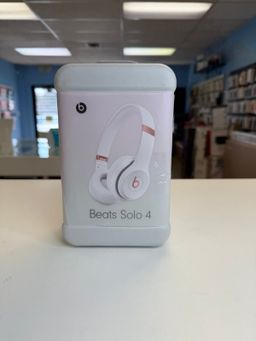 Beats Solo 4 Pink New with Apple Care Plus till 2027