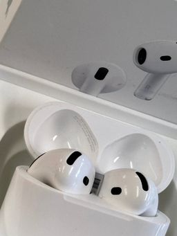 AirPods 4 With Active Noise Cancellation And Wireless Charging Case