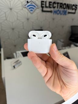 AirPods 3rd Gen Wireless Charging Case ORIGINAL Apple with Apple Care till Augus