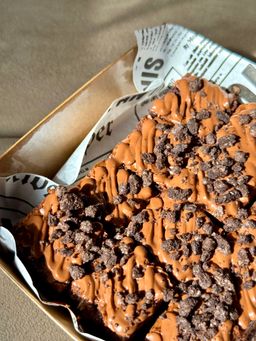 🍫 Sharing Trays – Small (7") / Medium (8")