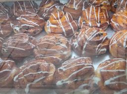 Chelsea Bun (H.P). +/- 150gr
