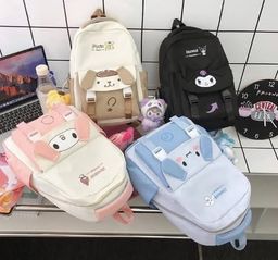 Mochila juvenil sanrio / capibara