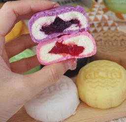 七星伴月·猫山王榴莲冰皮月饼