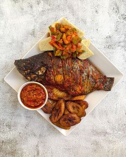 Poisson du jour au condiment d'ahoe