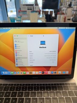 MacBook Space gray 16Gb Ram /256SSD & brand New battery