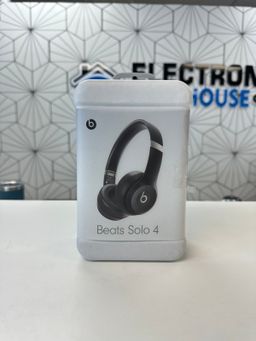 Beats Solo 4 Black Noise Cancellation with Apple Care Plus til 2027