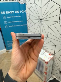 Samsung Galaxy Z Flip 6 256GB Factory Unlocked - Like New