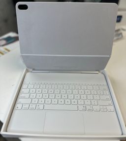 Apple Magic Keyboard for Newest IPad Air 13 in