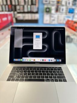 MacBook Pro i9 32GB Ram 512SSD with Touch Bar Great condition CONDITION