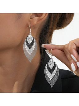 Dangle Earrings x 3‼️‼️