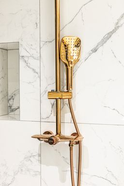 One KL with private pool