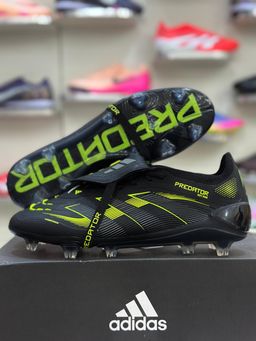 Crampons Adidas Predatore 