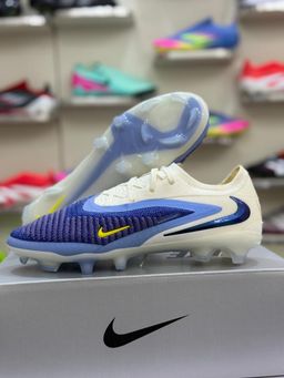 Crampons Nike Phanton 6