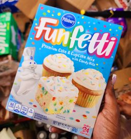 Pillsbury funfetti premium cake and cupcake mix