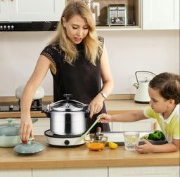 Integrated Design Pressure Cooker 7L
