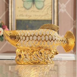 Patung Pajangan Ikan Arwana Hoki Keberuntungan Dekorasi Rak Lemari Lucky Fish Golden Pembawa Fengshui Dekorasi Ruangan Meja Kreatif Keramik