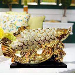 Patung Pajangan Ikan Arwana Hoki Keberuntungan Dekorasi Rak Lemari Lucky Fish Golden Pembawa Fengshui Dekorasi Ruangan Meja Kreatif Keramik