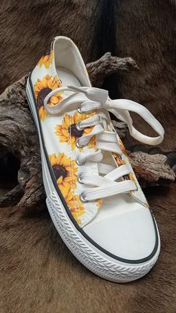 CANVAS TEKKIES