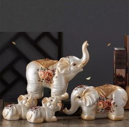 Pajangan Patung Gajah Family Dekorasi Keberuntungan FengShui Dekorasi Kreatif Lemari Kaca Rak Cabinet Samping TV Meja Kantor 1 Set 4 Pcs