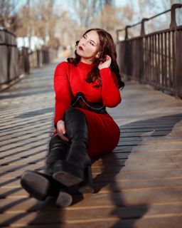 独立经纪人：艾古丽·阿雷斯坦