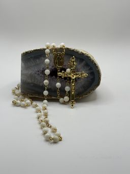 Rosario de Madreperla de 6mm Chapado en oro 18k