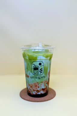 Iced Strawberry Matcha 
