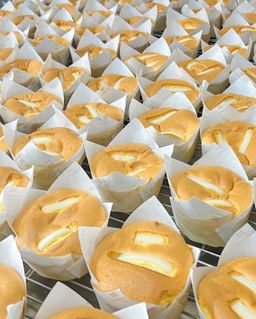 Coconut Pandan cupcakes set and coconut cupcake set 