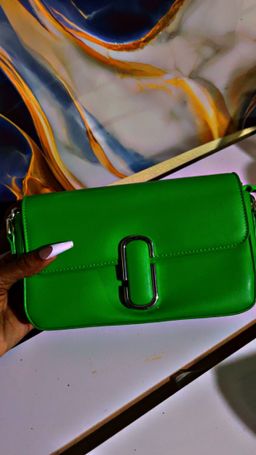 MOM-ments On the Go 👛💕🛍️🛒