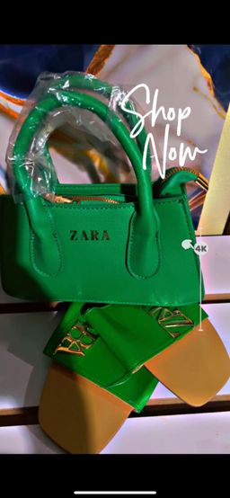 MOM-ments On the Go 👛💕🛍️🛒