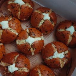 Korean Garlic Cheese Bun (9pcs)