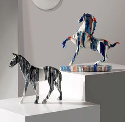 Patung Kuda Troya Premium Ornament Grafitti Pajangan Dekorasi Mewah