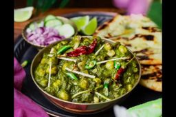 PALAK CHOLE QUARTER TRAY IS 3LBS - GOOD FOR 4-5
