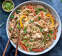 VEGGIE HAKKA NOODLESQUARTER TRAY IS 3LBS - GOOD FOR 4-5