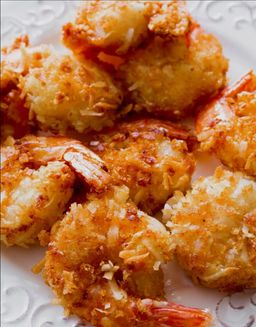 COCONUT SHRIMP QUARTER TRAY IS 3LBS - GOOD FOR 4-5