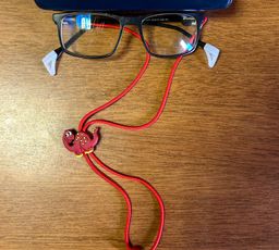 1 Dinosaur Cord + 1 Pair Silicone Knobs