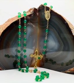 Rosario de Ágata Verde Facetada Laminado en oro 18k