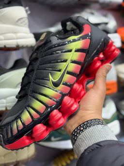 NIKE SHOX TL 