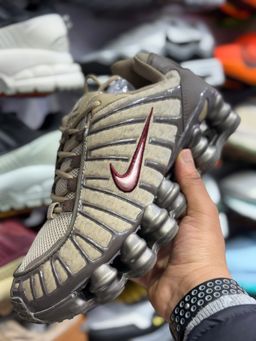 NIKE SHOX TL